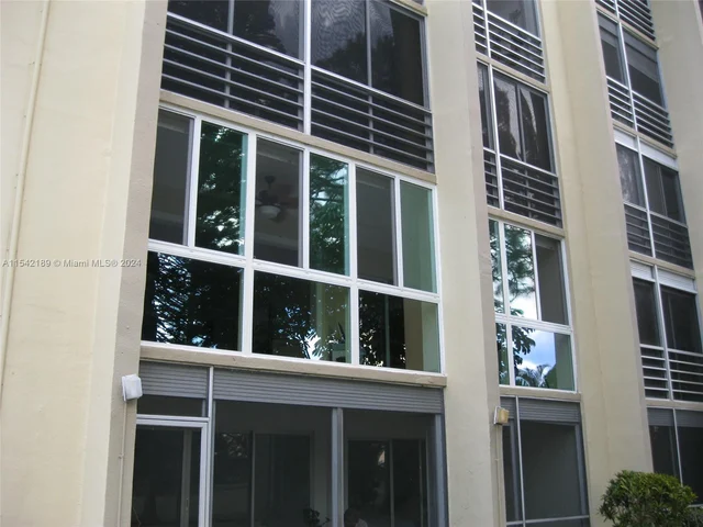 3755 Via Poinciana # 216, Lake Worth FL 33467