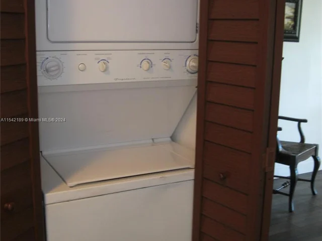 3755 Via Poinciana # 216, Lake Worth FL 33467