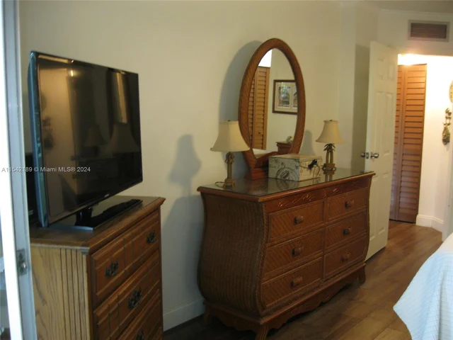 3755 Via Poinciana # 216, Lake Worth FL 33467