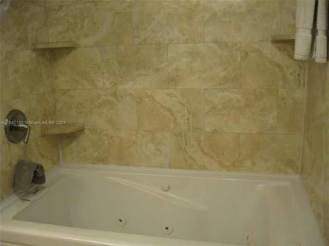 3755 Via Poinciana # 216, Lake Worth FL 33467