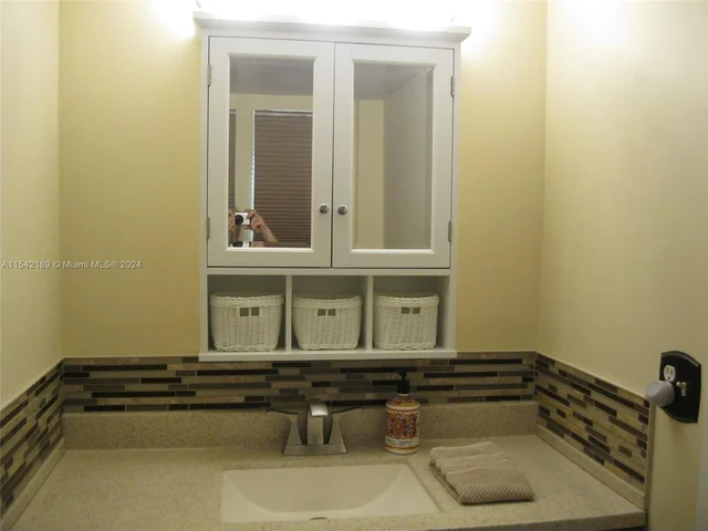 3755 Via Poinciana # 216, Lake Worth FL 33467