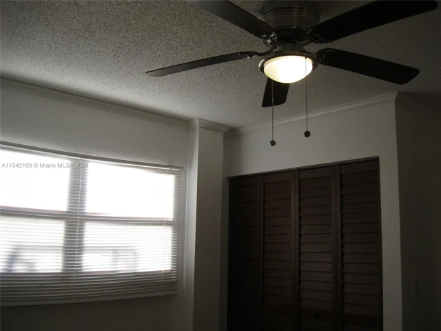 3755 Via Poinciana # 216, Lake Worth FL 33467