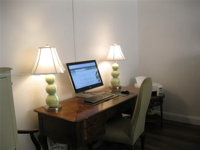 3755 Via Poinciana # 216, Lake Worth FL 33467