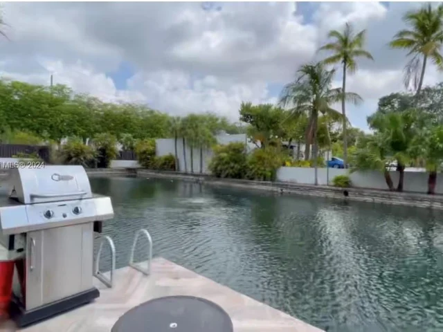 6426 Milk Wagon Ln # 6426, Miami Lakes FL 33014