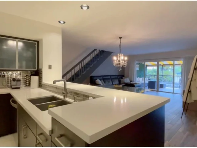 6426 Milk Wagon Ln # 6426, Miami Lakes FL 33014