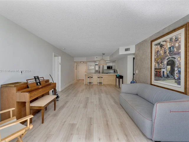 8911 Collins Ave # 404, Surfside FL 33154