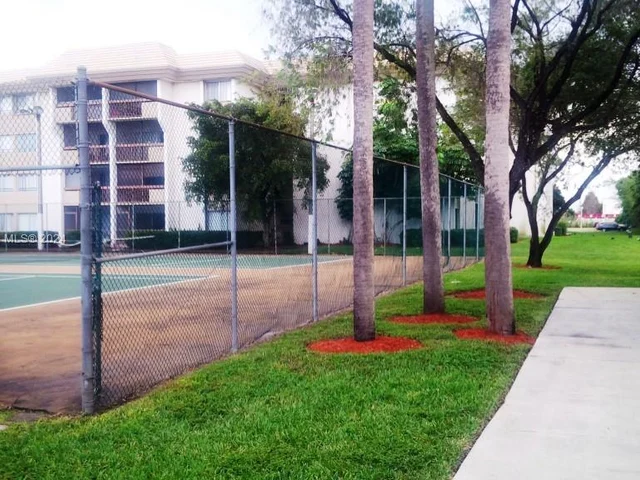 701 N PINE ISLAND RD # 101, Plantation FL 33324