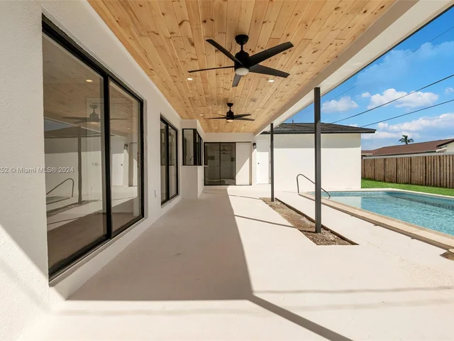 11360 NW 29th Pl, Sunrise FL 33323