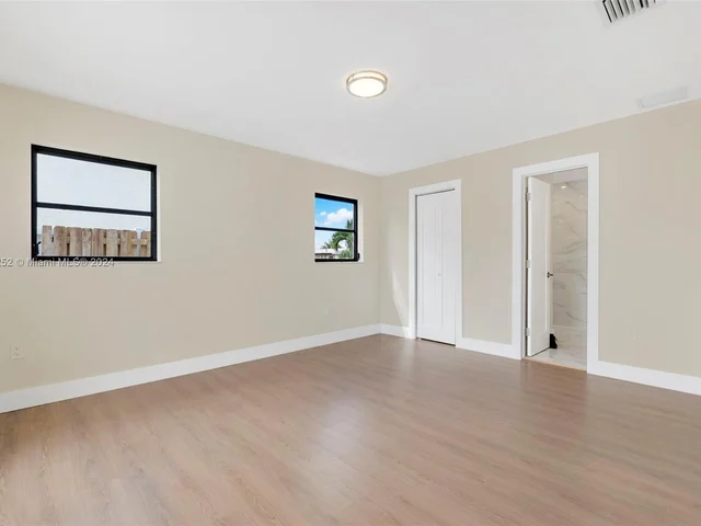 11360 NW 29th Pl, Sunrise FL 33323