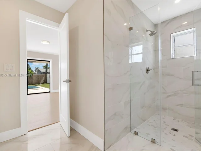 11360 NW 29th Pl, Sunrise FL 33323