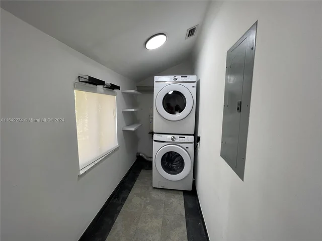 621 W Dilido Dr, Miami Beach FL 33139