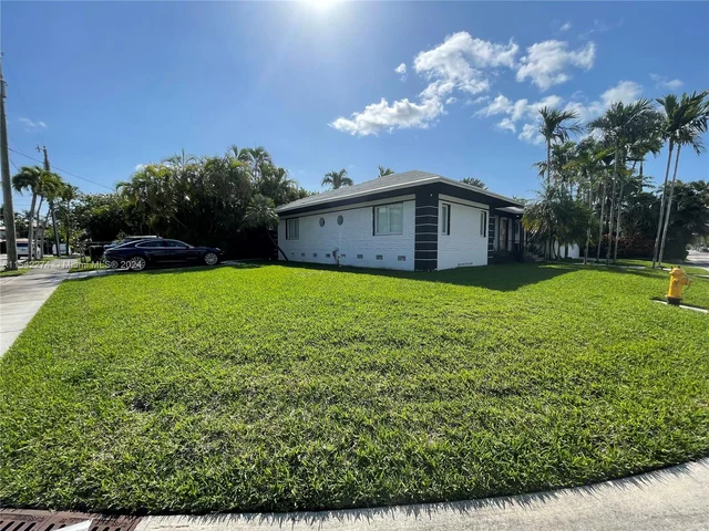 621 W Dilido Dr, Miami Beach FL 33139