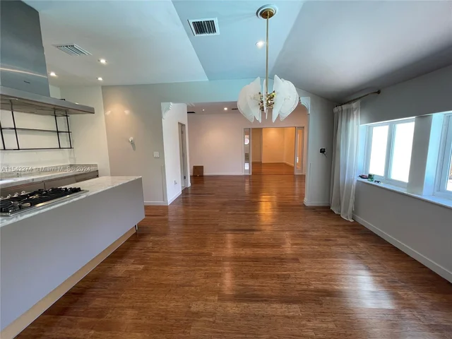 621 W Dilido Dr, Miami Beach FL 33139