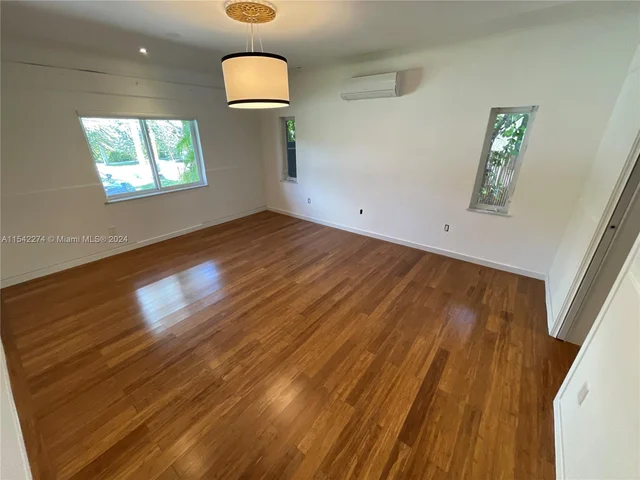 621 W Dilido Dr, Miami Beach FL 33139