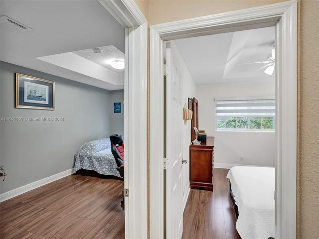 1757 NW 94th Ave, Coral Springs FL 33071