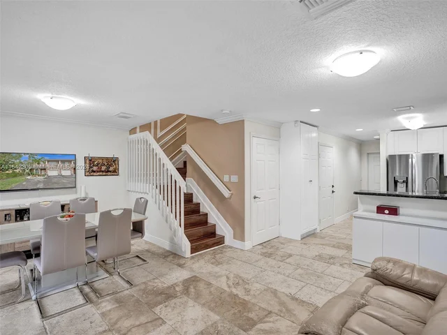 1757 NW 94th Ave, Coral Springs FL 33071