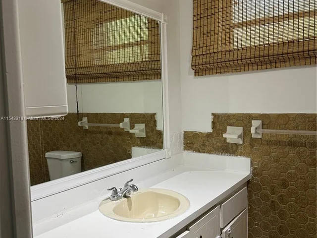 331 N Biscayne River Dr, Miami FL 33169