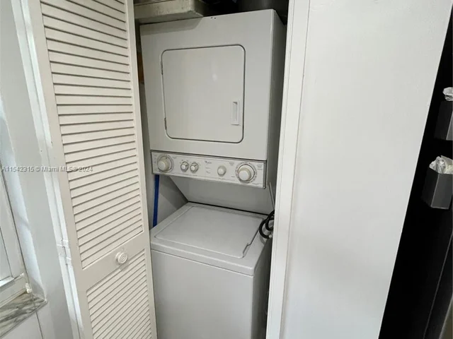 2900 N Course Dr # 106, Pompano Beach FL 33069