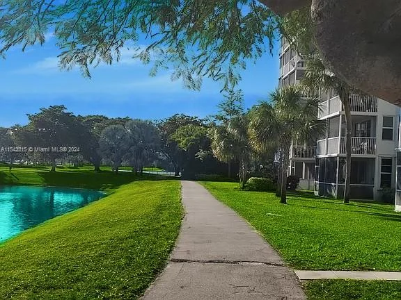 2900 N Course Dr # 106, Pompano Beach FL 33069