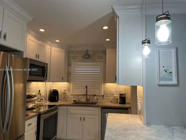 3200 NE 10th St # 9, Pompano Beach FL 33062