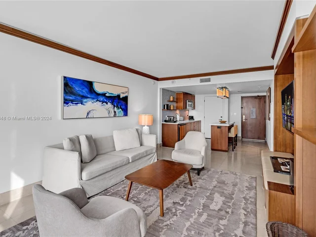 6801 Collins Ave # 608, Miami Beach FL 33141