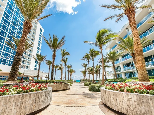 6801 Collins Ave # 608, Miami Beach FL 33141