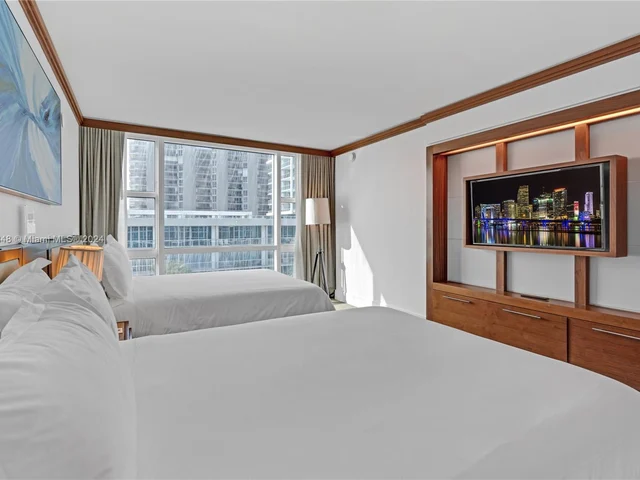 6801 Collins Ave # 608, Miami Beach FL 33141