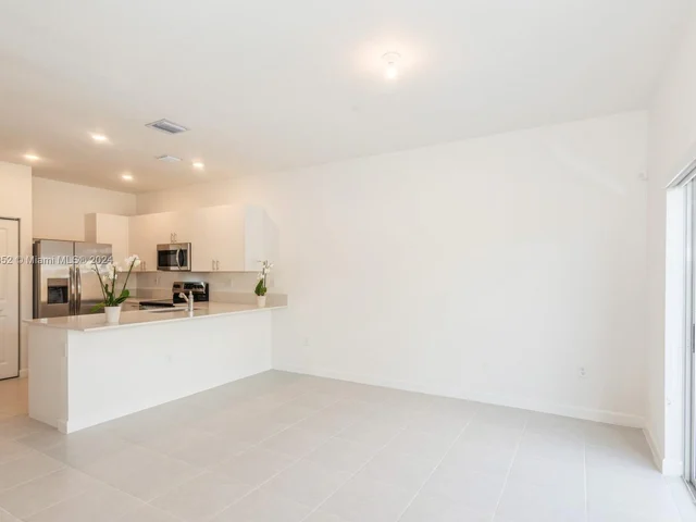 16207 SW 288th Ter, Homestead FL 33033