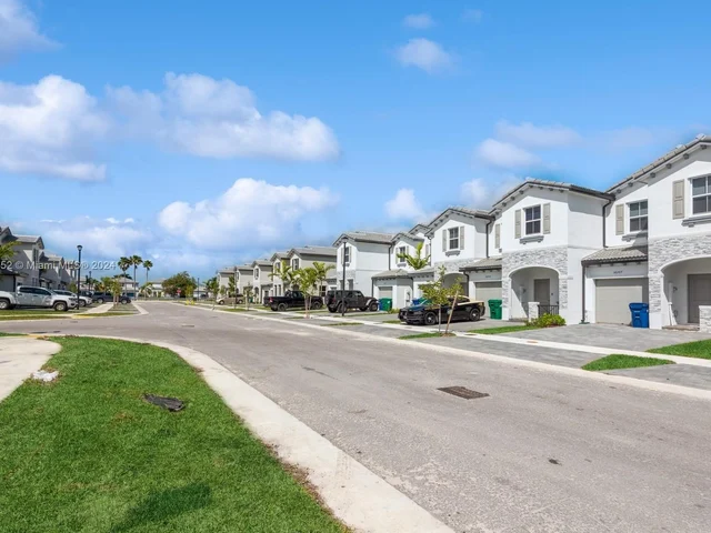 16207 SW 288th Ter, Homestead FL 33033