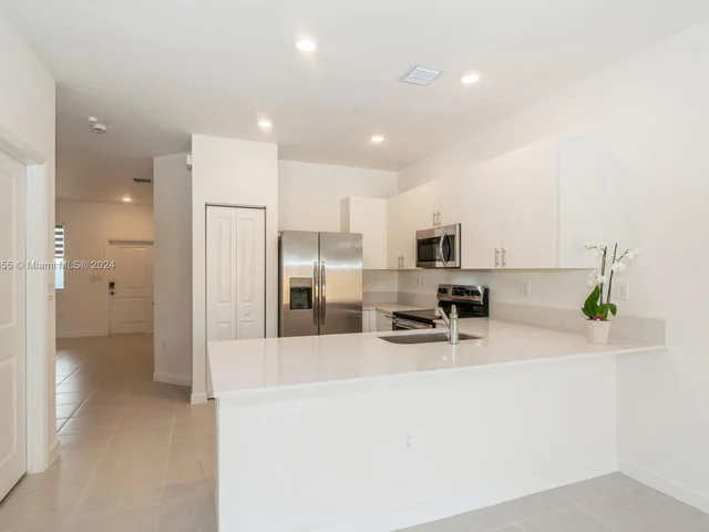 16245 SW 288th Ter, Homestead FL 33033