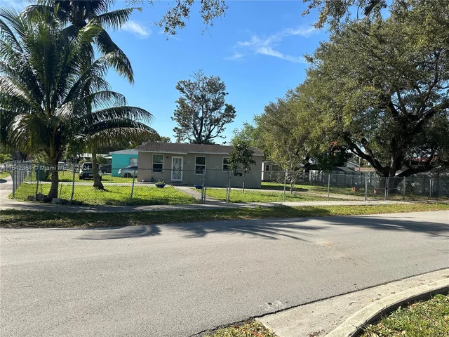 3001 NW 164th Ter, Miami Gardens FL 33054