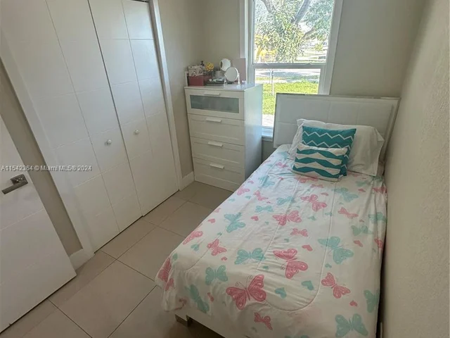 3001 NW 164th Ter, Miami Gardens FL 33054