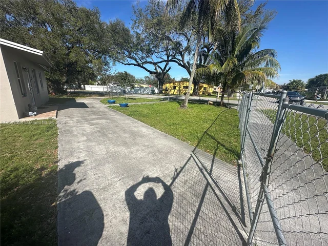 3001 NW 164th Ter, Miami Gardens FL 33054