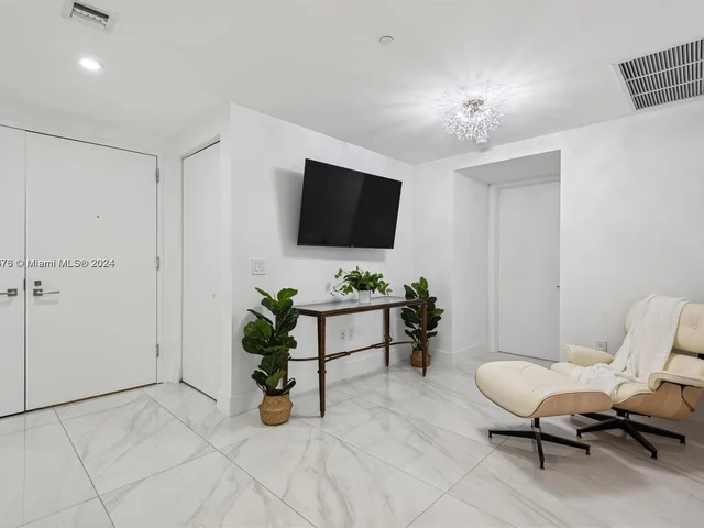 650 NE 32 St # 4501, Miami FL 33137