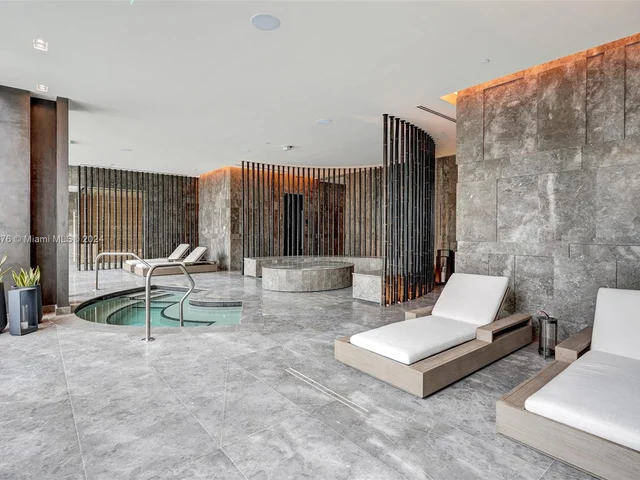 650 NE 32 St # 4501, Miami FL 33137