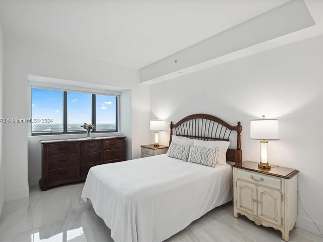 650 NE 32 St # 4501, Miami FL 33137