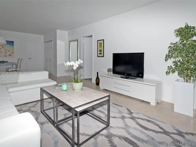 5161 Collins Ave # 1717, Miami Beach FL 33140