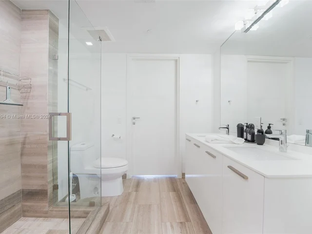 1300 Brickell Bay Dr # 3004, Miami FL 33131