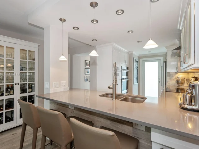 800 SE 4th St # 302, Fort Lauderdale FL 33301