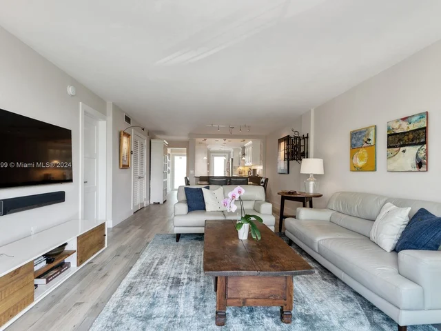 800 SE 4th St # 302, Fort Lauderdale FL 33301