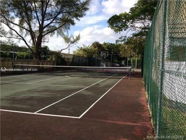 6845 SW 45 Ln # 9, Miami FL 33155