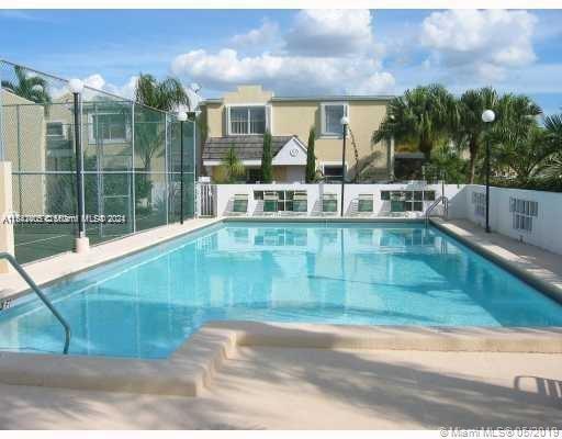 6845 SW 45 Ln # 9, Miami FL 33155
