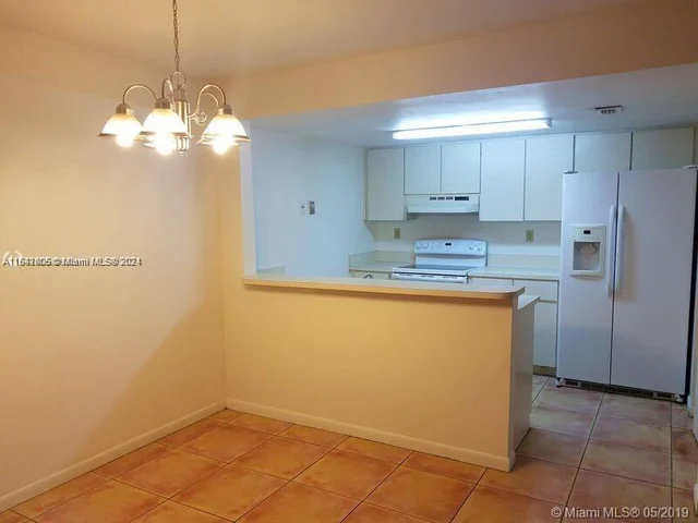 6845 SW 45 Ln # 9, Miami FL 33155