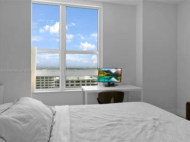951 Brickell Ave # 2204, Miami FL 33131