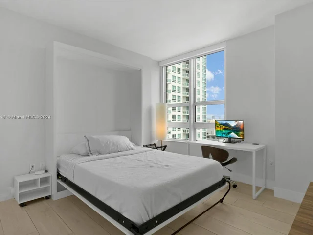 951 Brickell Ave # 2204, Miami FL 33131