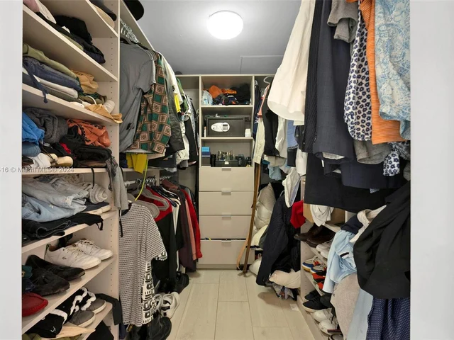 951 Brickell Ave # 2204, Miami FL 33131