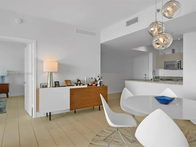 951 Brickell Ave # 2204, Miami FL 33131