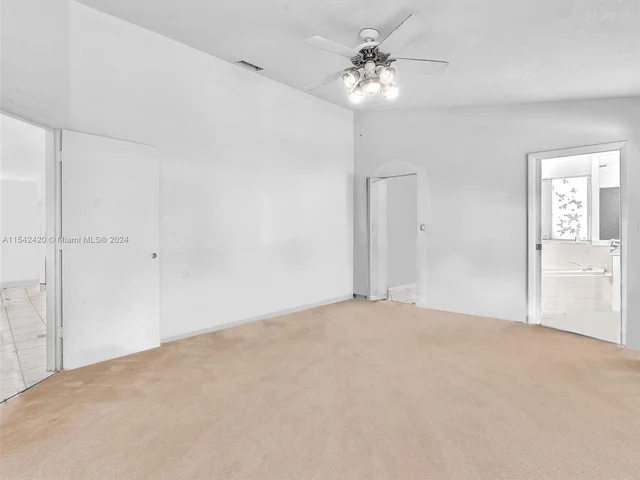 2111 NW 76th Ave, Margate FL 33063