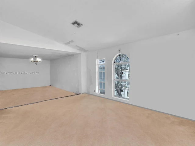 2111 NW 76th Ave, Margate FL 33063