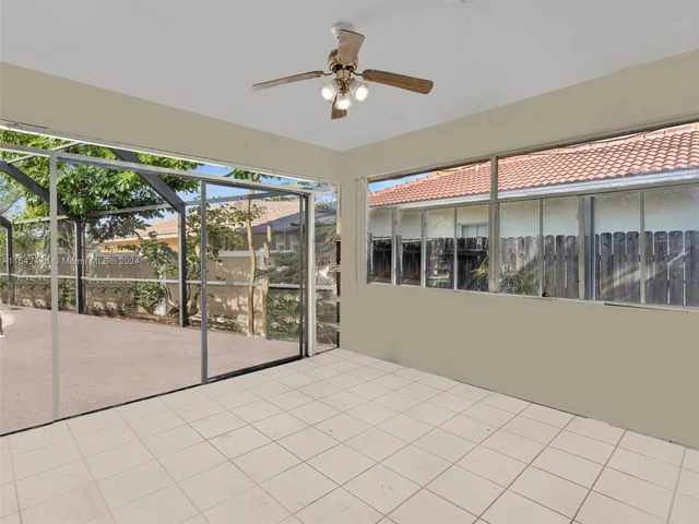 2111 NW 76th Ave, Margate FL 33063